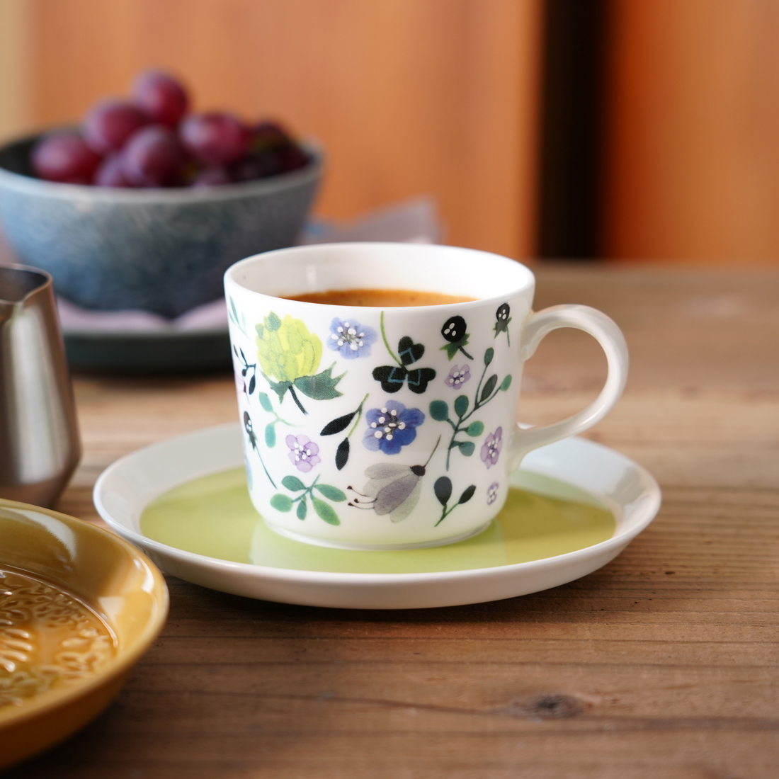 アンナエミリア 兼用カップ&ソーサー(クローバーガーデン) 220cc